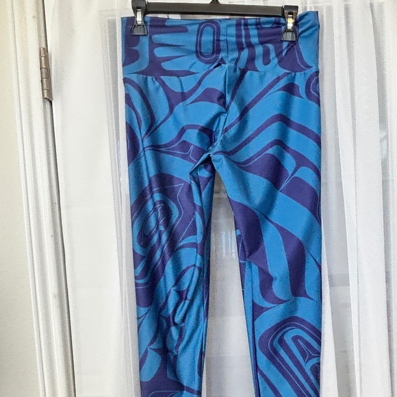 Trickster Company - Killer Whale Leggings/Capris - Picture 2 of 9